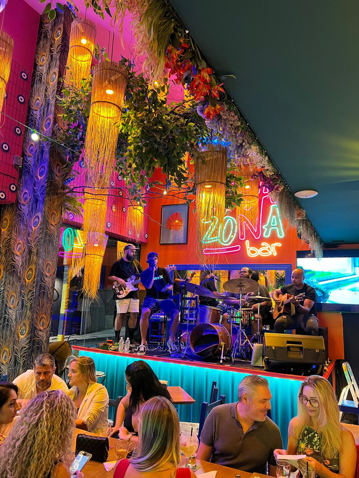 Oportunidade de Investimento em Bar em Balneário Camboriú - Localização Privilegiada